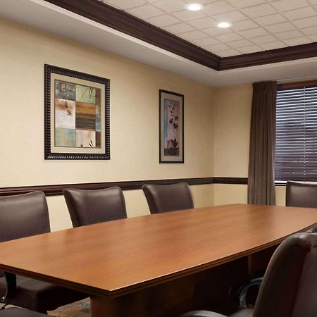 Hotel Wingate By Wyndham Southport Extérieur photo