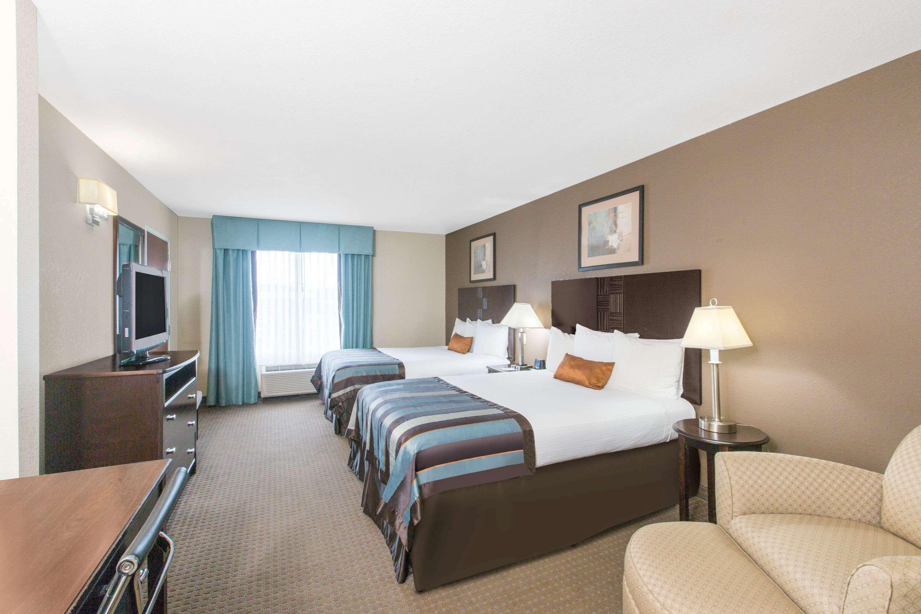 Hotel Wingate By Wyndham Southport Extérieur photo