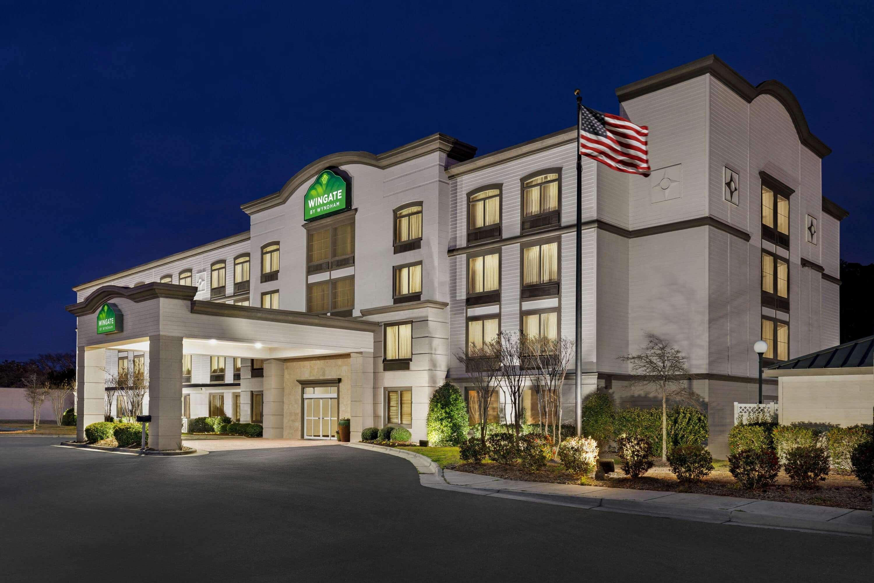 Hotel Wingate By Wyndham Southport Extérieur photo