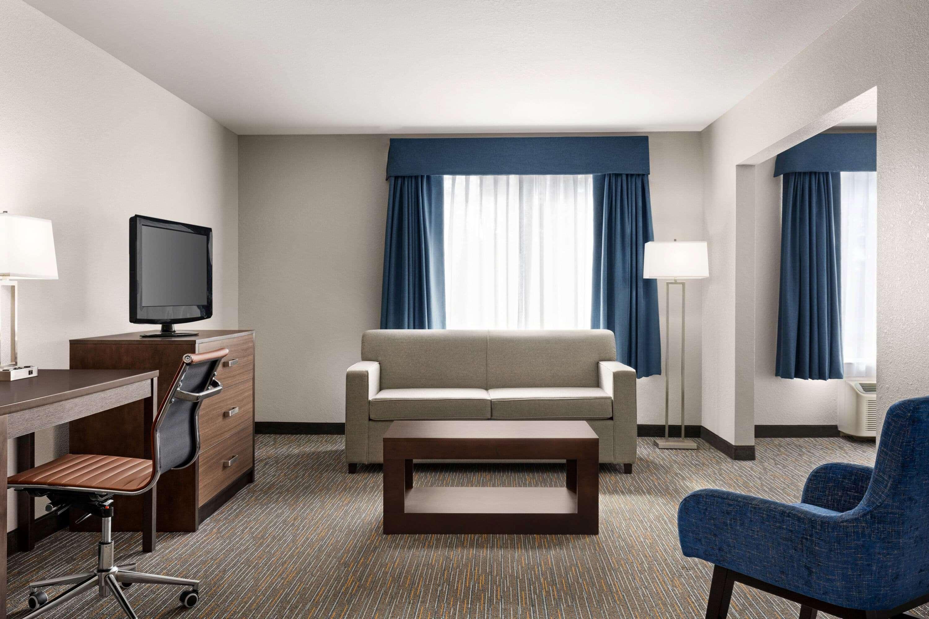 Hotel Wingate By Wyndham Southport Extérieur photo