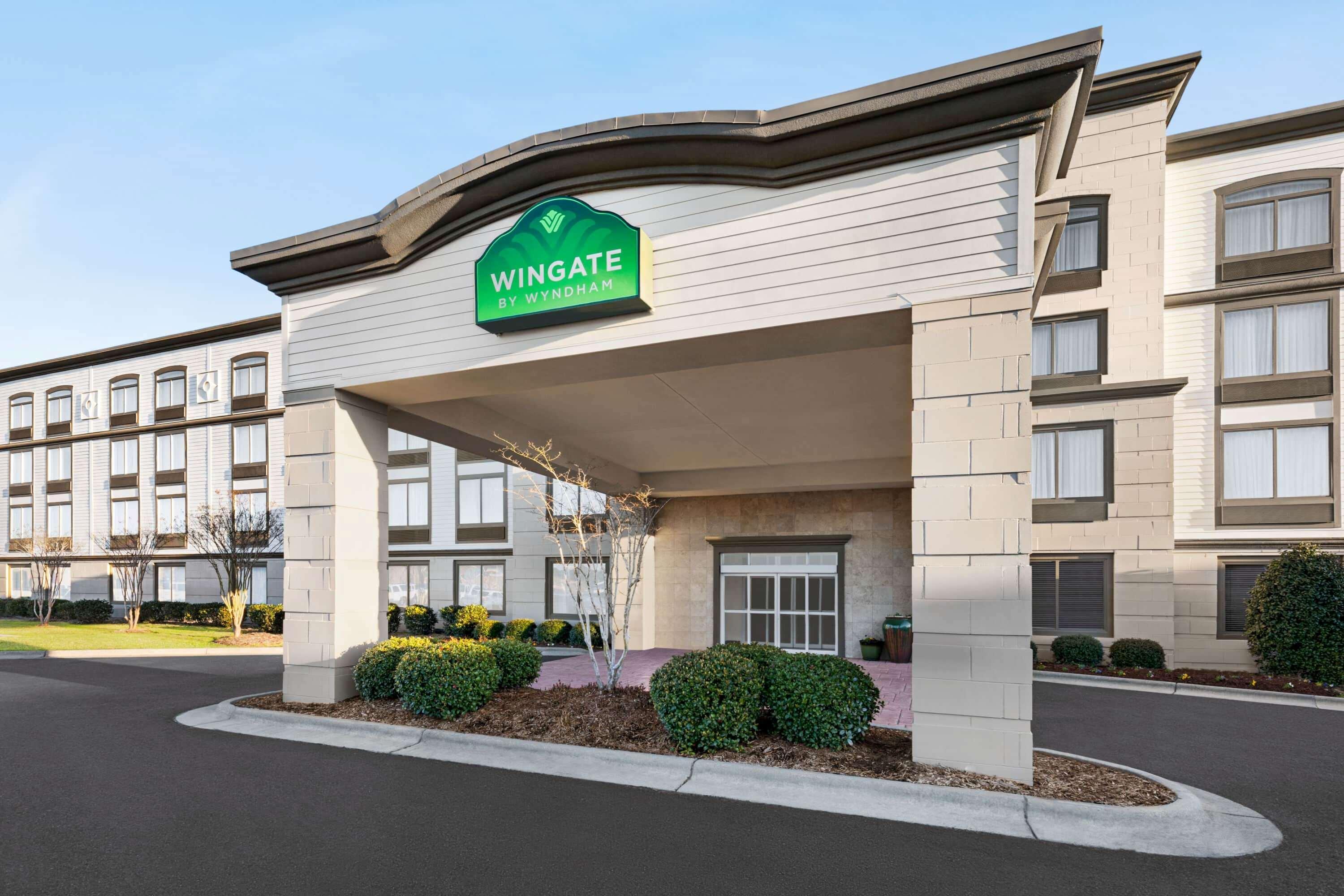 Hotel Wingate By Wyndham Southport Extérieur photo