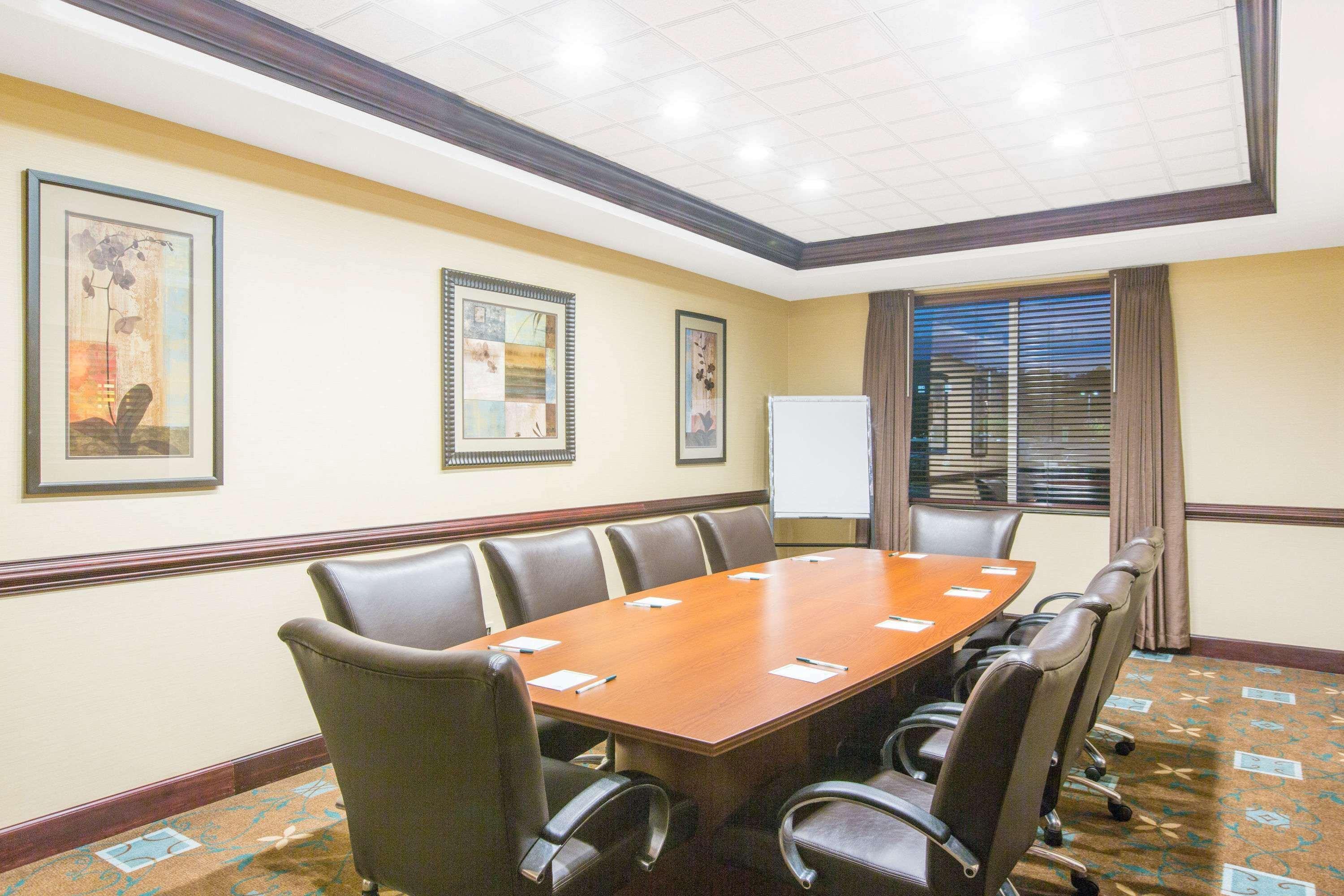Hotel Wingate By Wyndham Southport Extérieur photo
