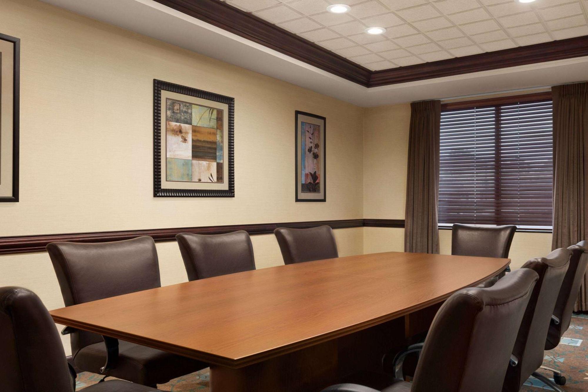 Hotel Wingate By Wyndham Southport Extérieur photo